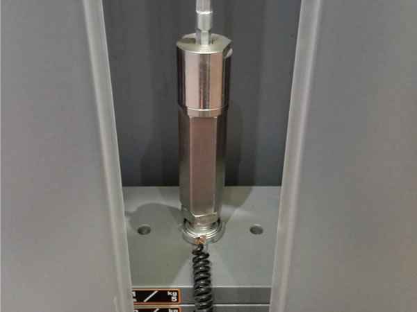 Light steel weight stack & smooth electroplated slider